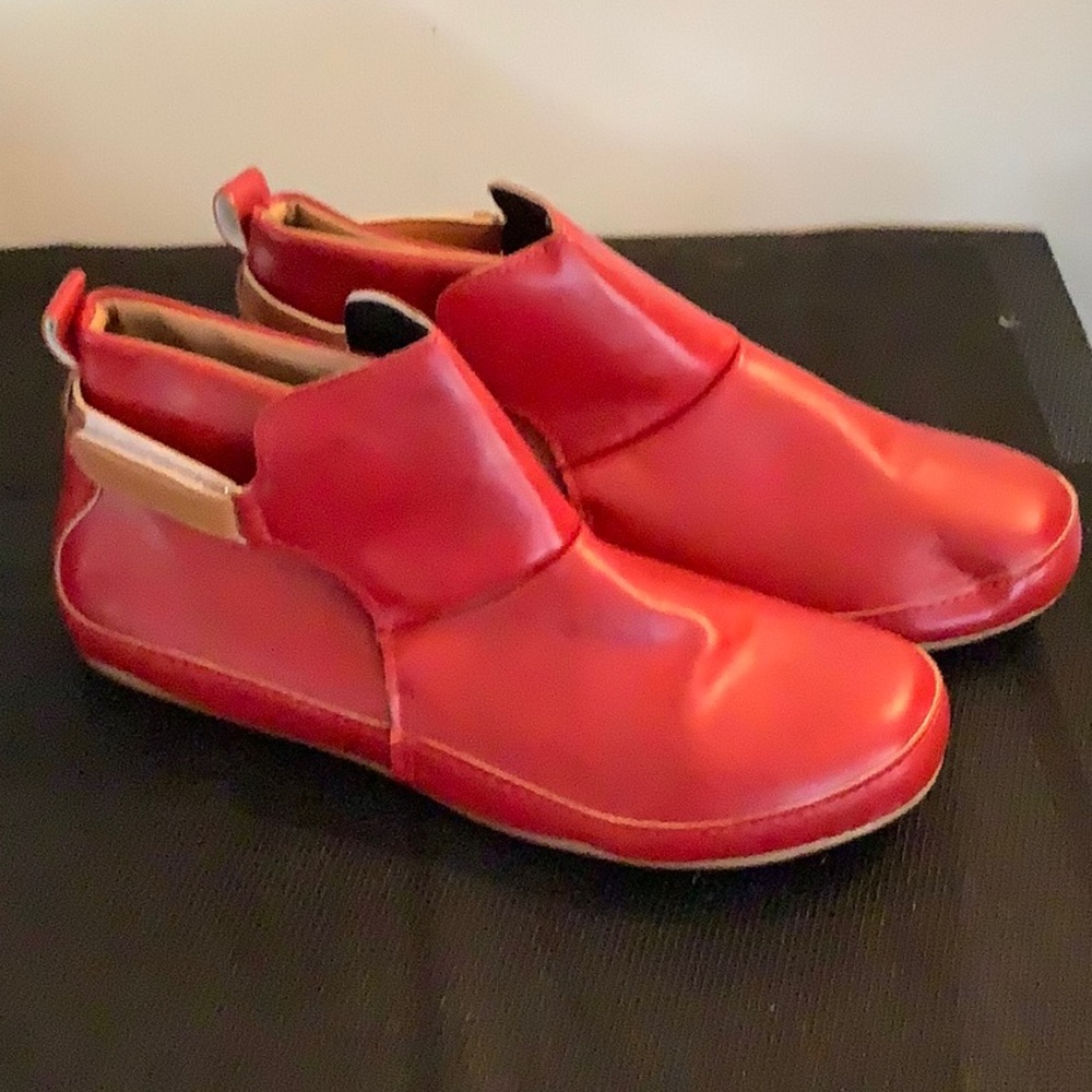 Red Ankle Boots. (NWOT). - Picture 2 of 6